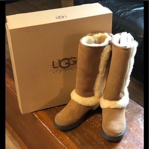Ugg Boots Women’s 6 NWT